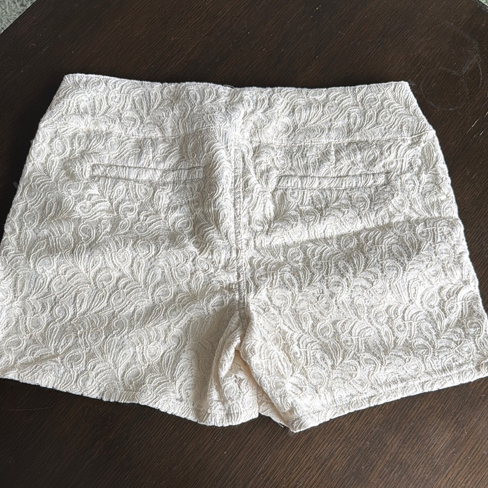 High Waist Cream Lace Summer Shorts - Picture 4 of 4